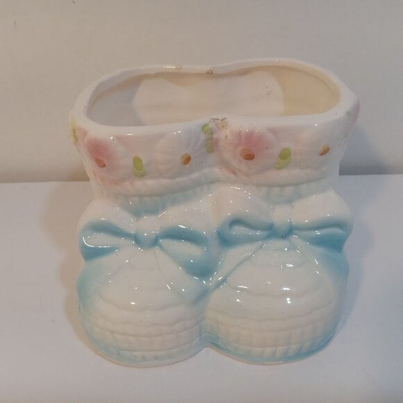 G W Ceramic Planter Baby Boots Booties White Blue Pink Baby Shower T7974 - Picture 2 of 10